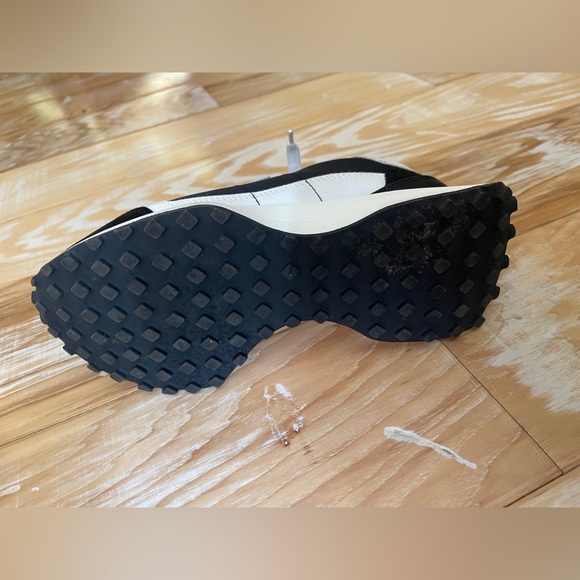 Steve Madden black and white shoes size 9 worn once - Picture 5 of 7